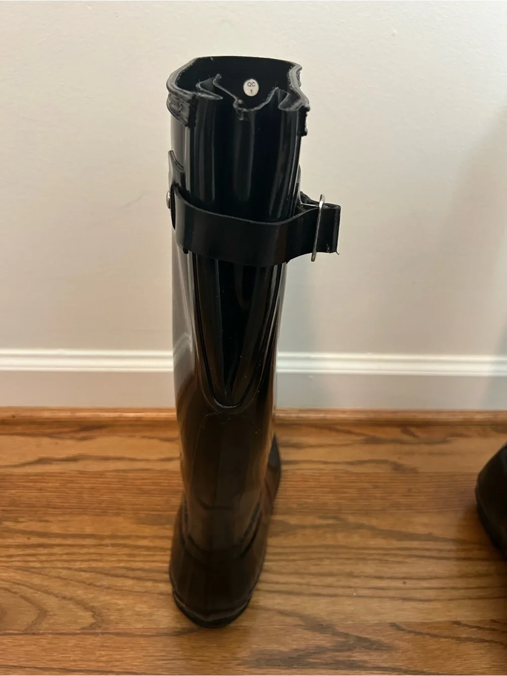 Hunter Glossy Black Tall Rain Boots with Red Logo Trim Adjustable calf